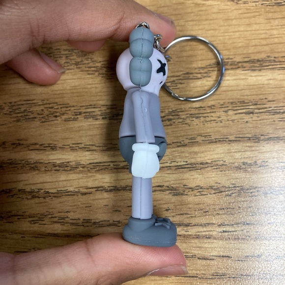 KAWS Keychain - Picture 2 of 3